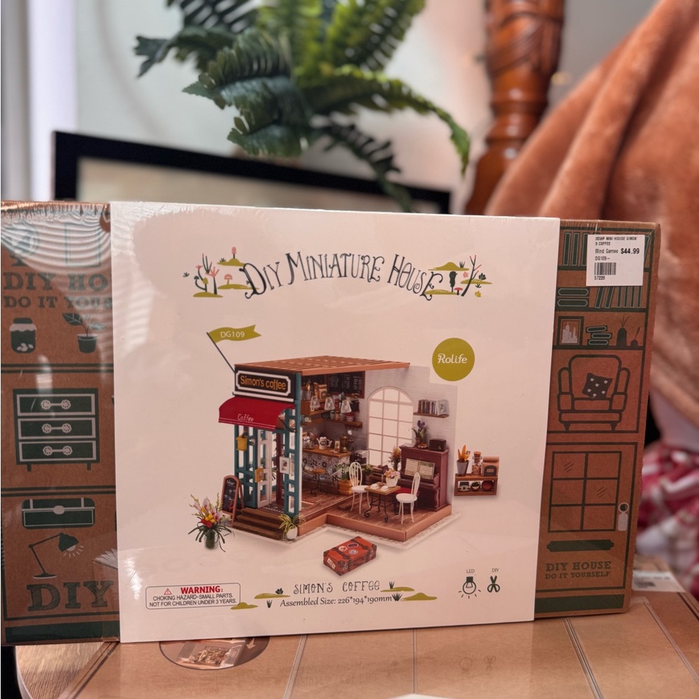 DIY Miniature House Kit - Simon's Coffee